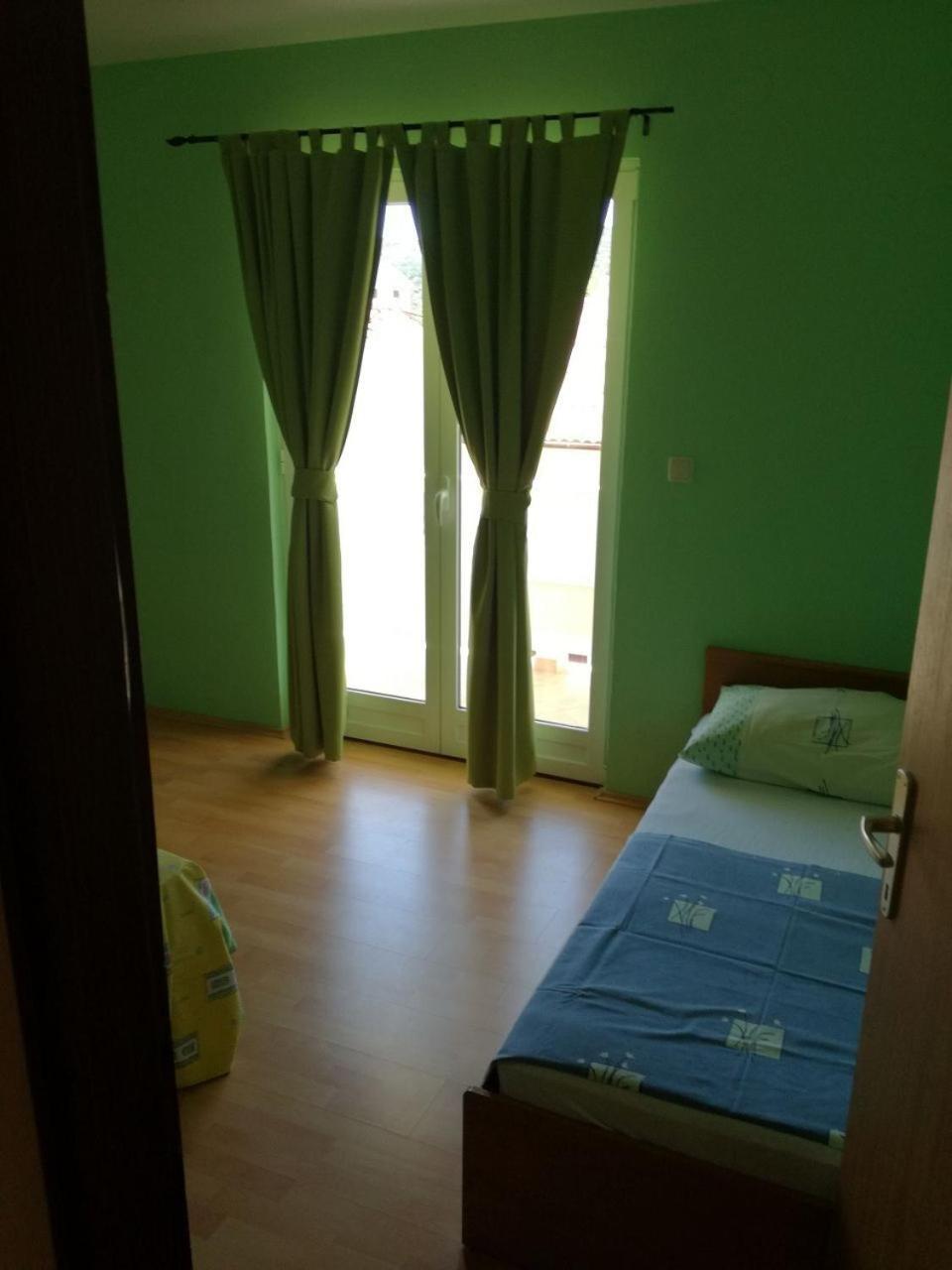 Apartments Robi- Swimming Pool And Beautiful Garden Kampor Exterior photo