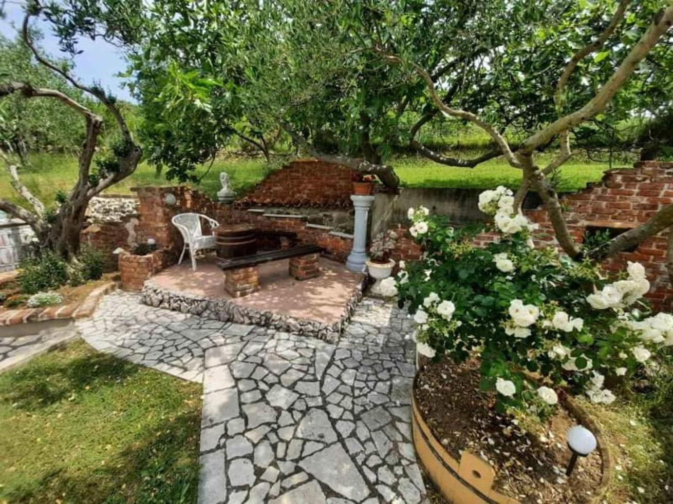 Apartments Robi- Swimming Pool And Beautiful Garden Kampor Exterior photo
